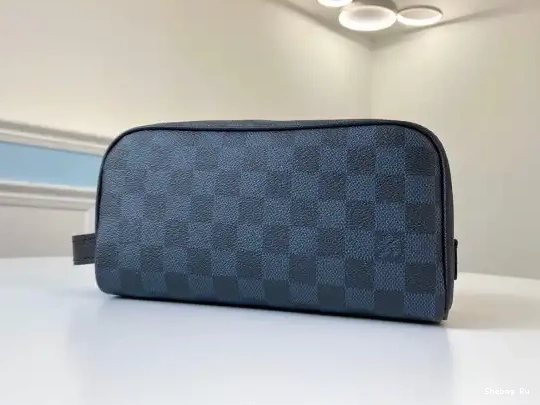 POUCH LOUIS VUITTON TOILETRY 0617